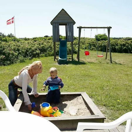 Three-bedroom Holiday In 7 *