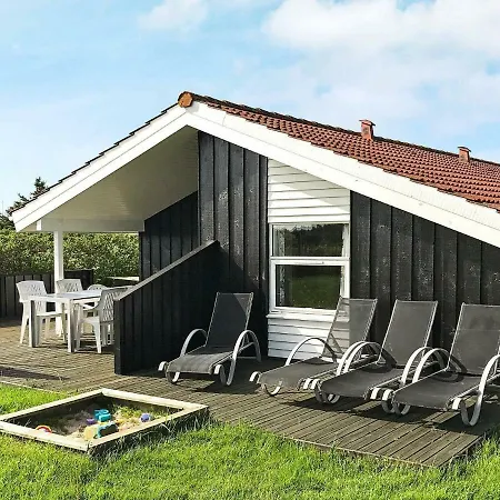 Three-bedroom Holiday In 7 Casa vacanze Løkken