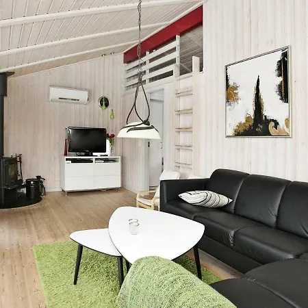 Casa vacanze Three-bedroom Holiday In 7