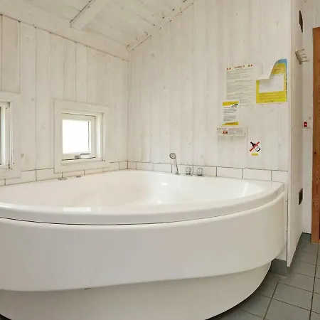 Casa vacanze Three-bedroom Holiday In 7
